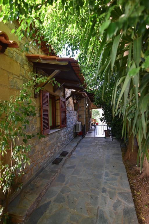 Villa Onar A Stone House With Amazing View Stoúpa Buitenkant foto