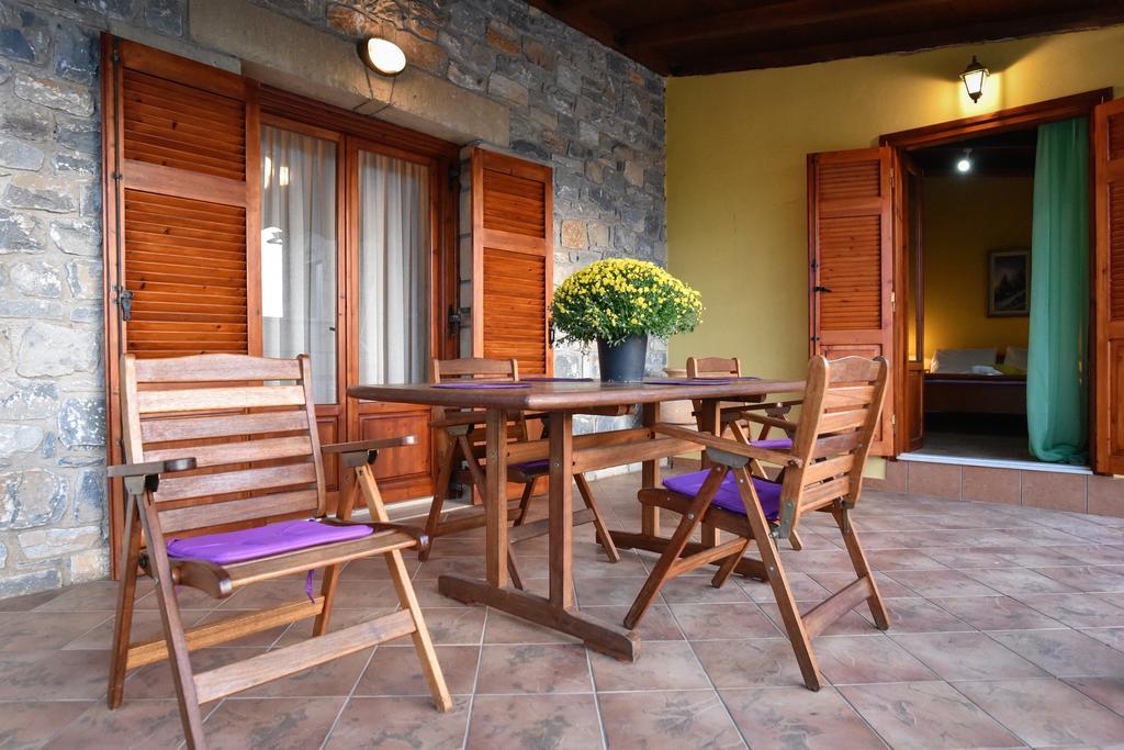 Villa Onar A Stone House With Amazing View Stoúpa Buitenkant foto