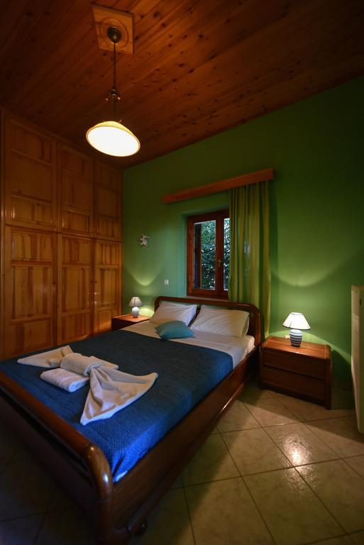 Villa Onar A Stone House With Amazing View Stoúpa Buitenkant foto