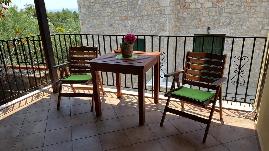 Villa Onar A Stone House With Amazing View Stoúpa Buitenkant foto
